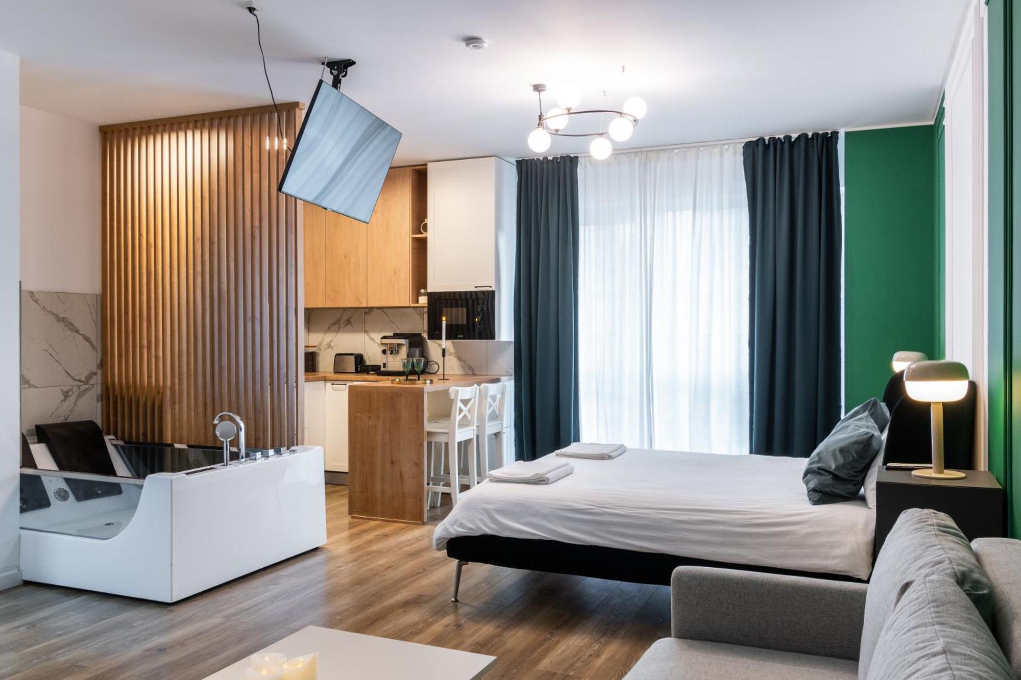 Appartement Jacuzzi Urban Heaven